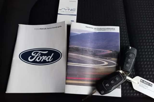 Ford Focus (2022) thumbnail 4