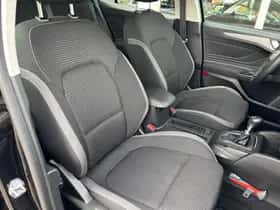 Ford Focus (2022) thumbnail 5