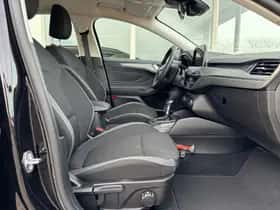 Ford Focus (2022) thumbnail 6