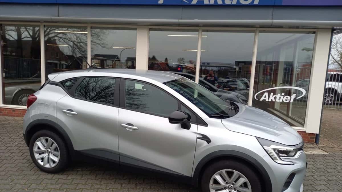 Renault Captur (2023) — foto 1