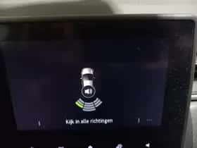 Renault Captur (2023) thumbnail 12