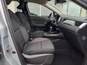 Renault Captur (2023) thumbnail 7