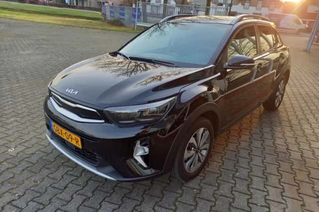 Kia Stonic (2024) thumbnail 2