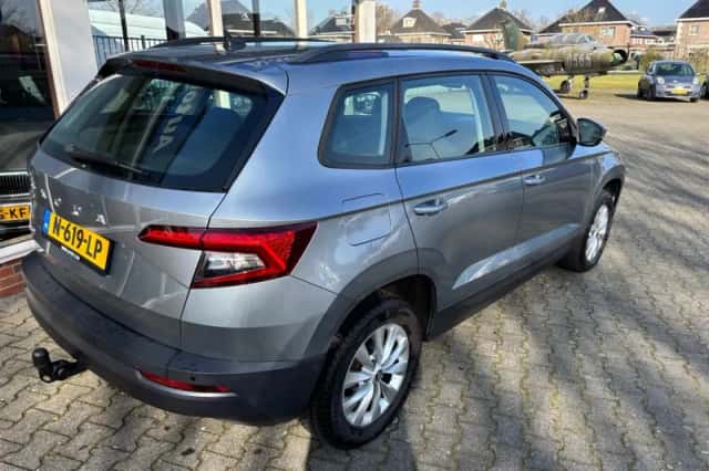 Škoda Karoq (2021) thumbnail 3