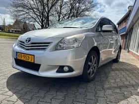 Toyota VERSO (2012) thumbnail 2