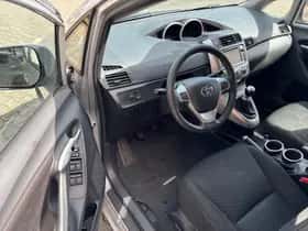 Toyota VERSO (2012) thumbnail 11