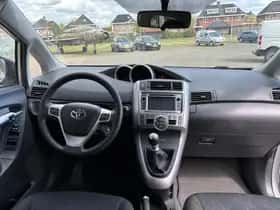 Toyota VERSO (2012) thumbnail 6