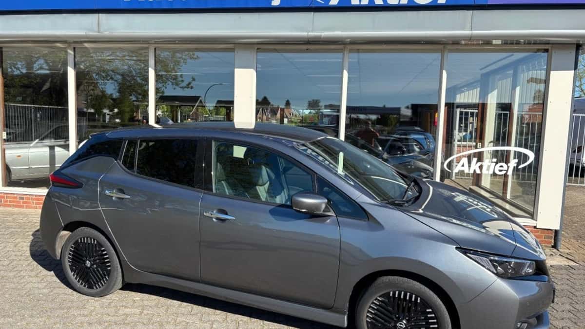 Nissan Leaf (2023) — foto 1