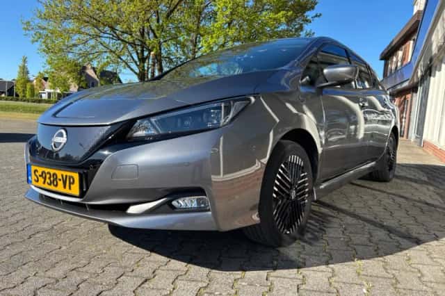 Nissan Leaf (2023) thumbnail 2