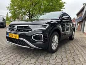 Volkswagen T-Roc (2024) thumbnail 2