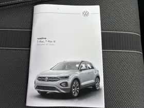 Volkswagen T-Roc (2024) thumbnail 4