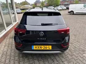Volkswagen T-Roc (2024) thumbnail 9