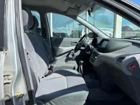 Nissan ALMERA TINO (2005) thumbnail 4