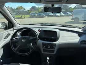 Nissan ALMERA TINO (2005) thumbnail 6