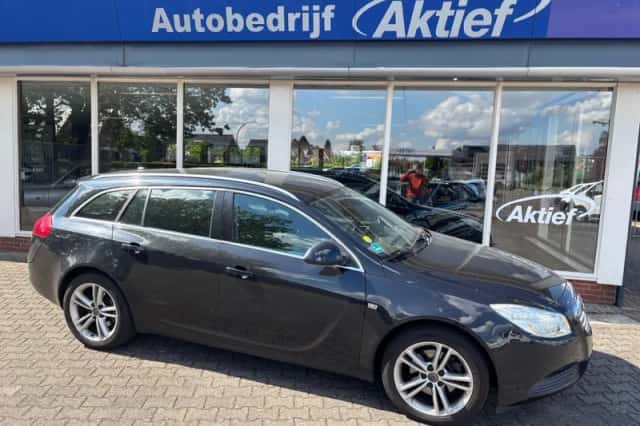 Opel Insignia (2010) thumbnail 1