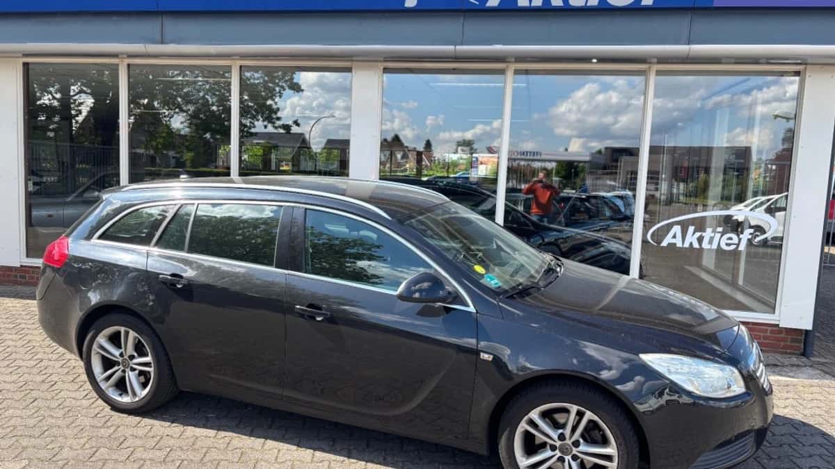 Opel Insignia (2010) — foto 1