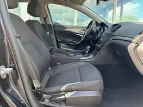 Opel Insignia (2010) thumbnail 4