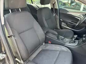 Opel Insignia (2010) thumbnail 5