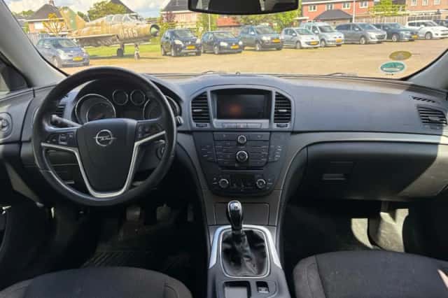 Opel Insignia (2010) thumbnail 6