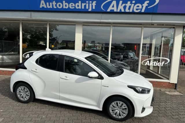Toyota Yaris (2021) thumbnail 1