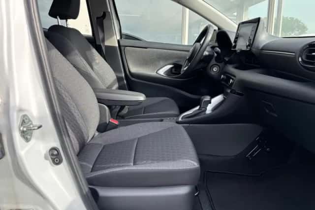 Toyota Yaris (2021) thumbnail 5