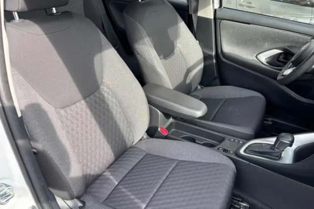 Toyota Yaris (2021) thumbnail 6