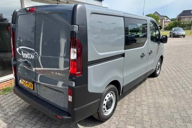 Renault Trafic (2021) thumbnail 3
