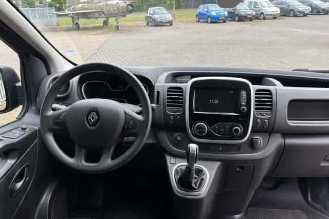 Renault Trafic (2021) thumbnail 6
