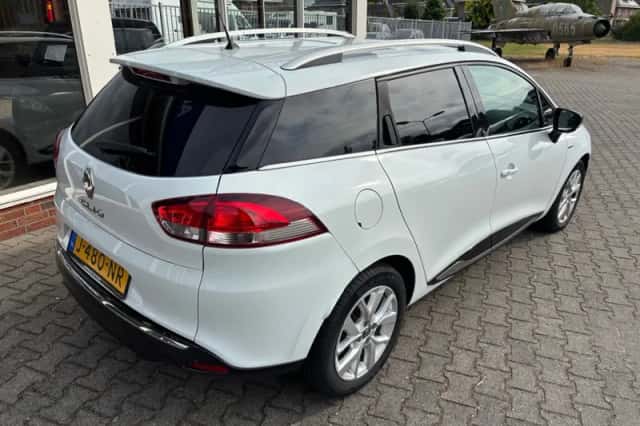 Renault Clio (2020) thumbnail 3
