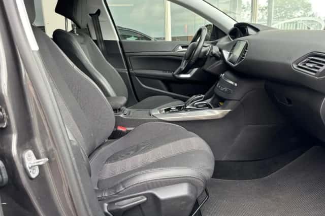 Peugeot 308 (2019) thumbnail 6