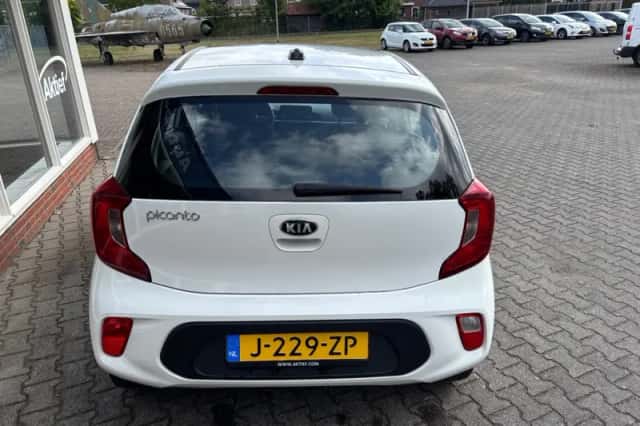 Kia Picanto (2020) thumbnail 3