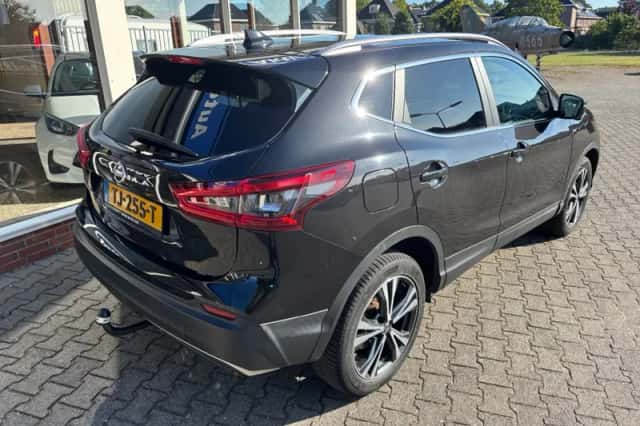 Nissan Qashqai (2018) thumbnail 3