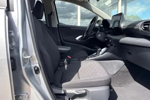 Toyota Yaris (2024) thumbnail 5