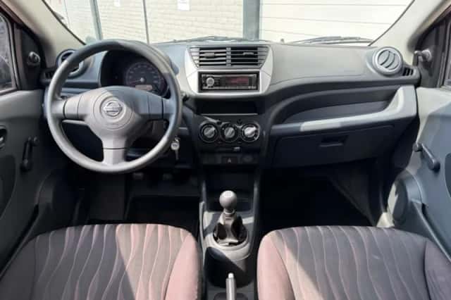 Nissan Pixo (2012) thumbnail 5