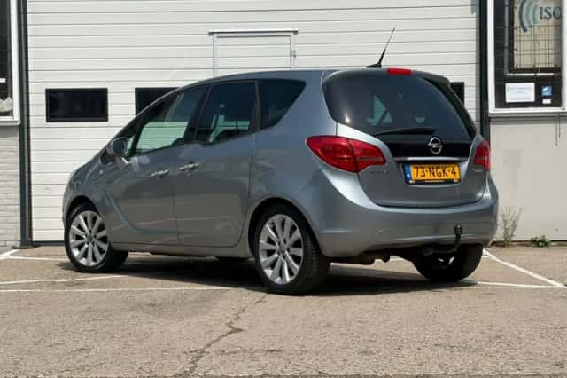 Opel Meriva (2010) thumbnail 2