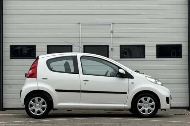 Peugeot 107 (2011) thumbnail 4
