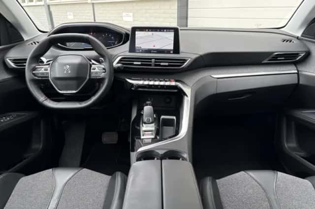 Peugeot 5008 (2017) thumbnail 5