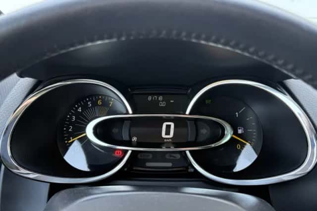 Renault Clio (2015) thumbnail 6