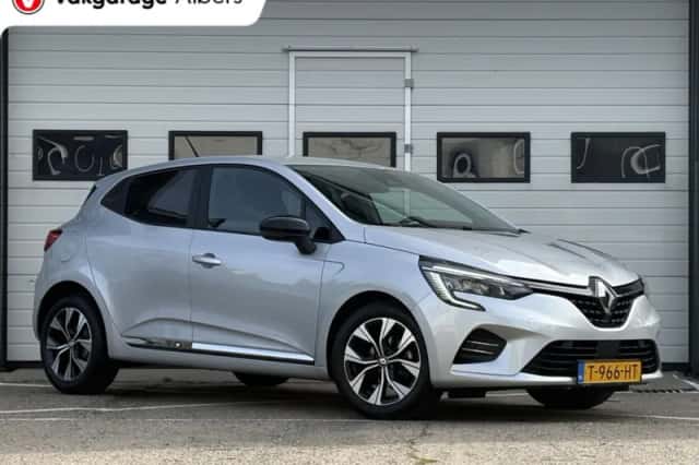 Renault Clio (2023) thumbnail 2