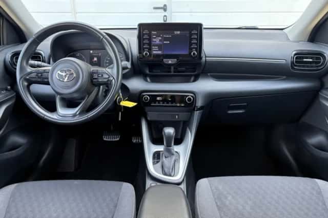 Toyota Yaris (2021) thumbnail 5