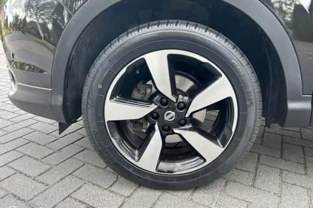 Nissan Qashqai (2017) thumbnail 5