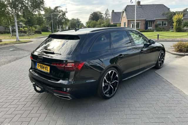 Audi A4 (2023) thumbnail 3