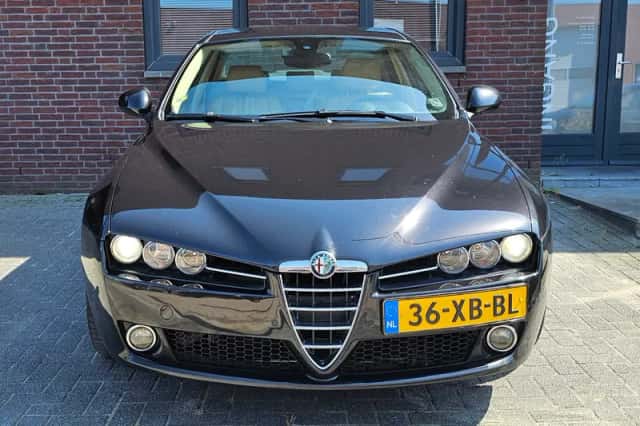 Alfa Romeo 159 (2007) thumbnail 6