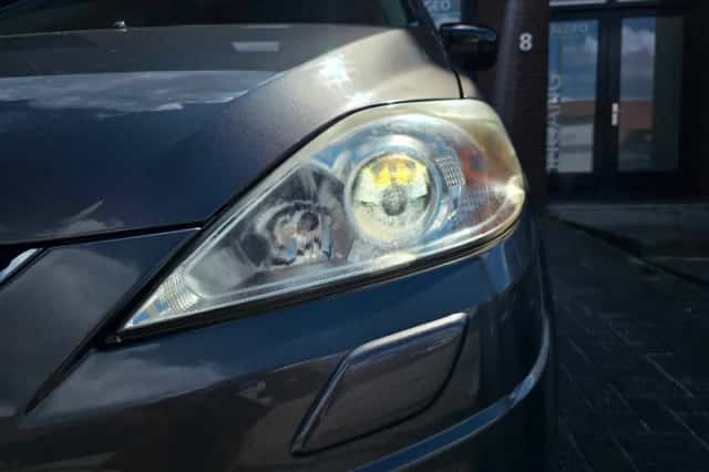 Mazda 5 (2009) thumbnail 4