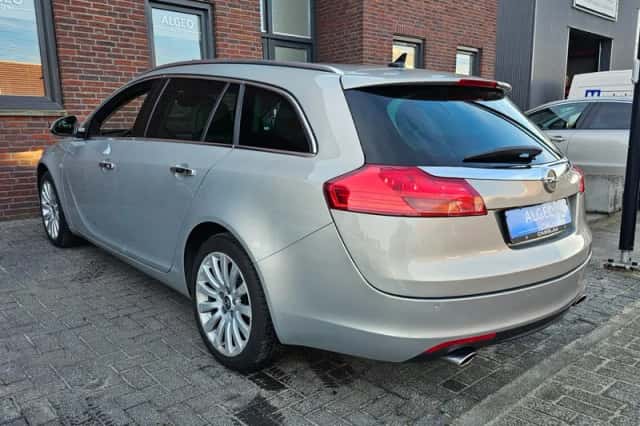 Opel Insignia (2009) thumbnail 6