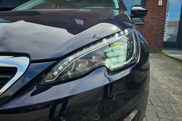 Peugeot 308 (2014) thumbnail 4