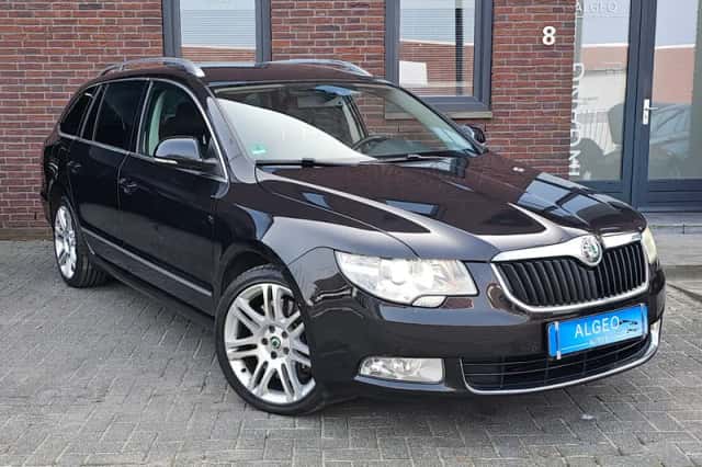 Škoda Superb (2010) thumbnail 1