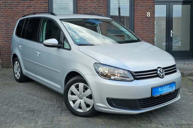 Volkswagen Touran (2014) thumbnail 1