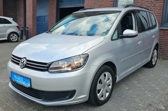 Volkswagen Touran (2014) thumbnail 5