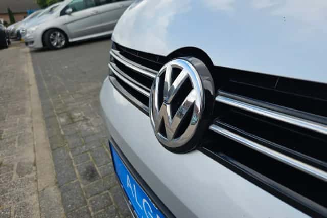 Volkswagen Touran (2014) thumbnail 6